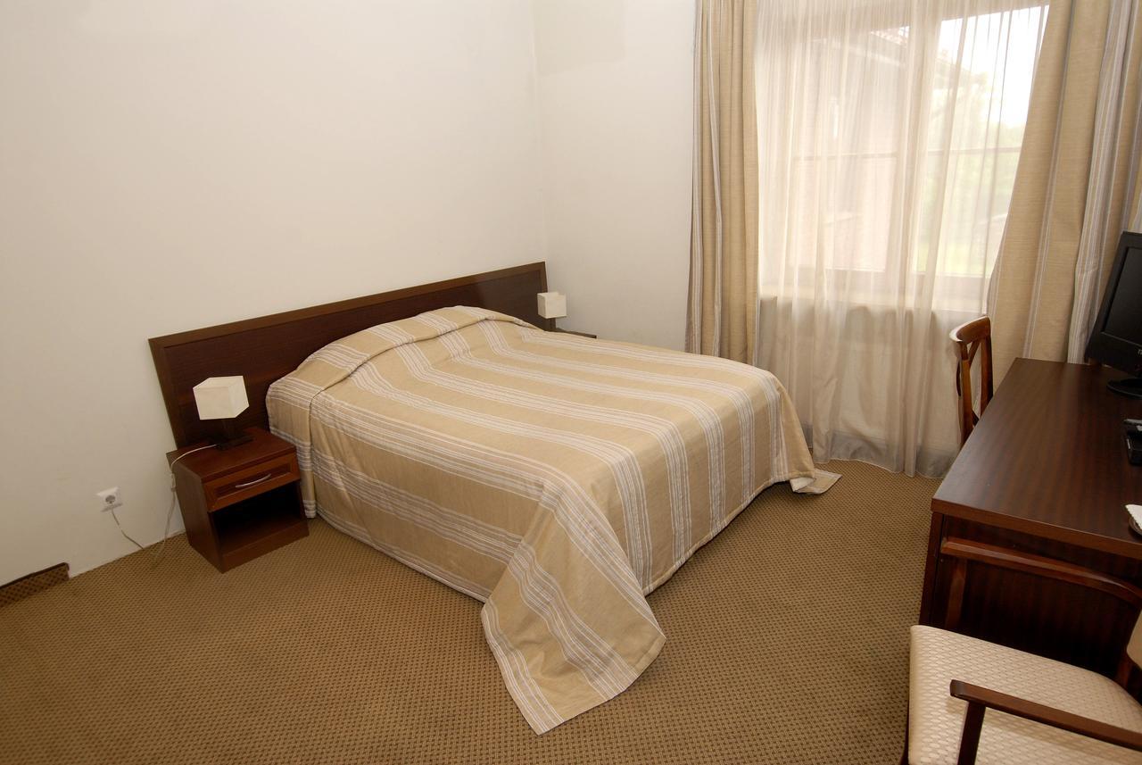 Prie Zeimenos Hotel Kaltanenai Buitenkant foto