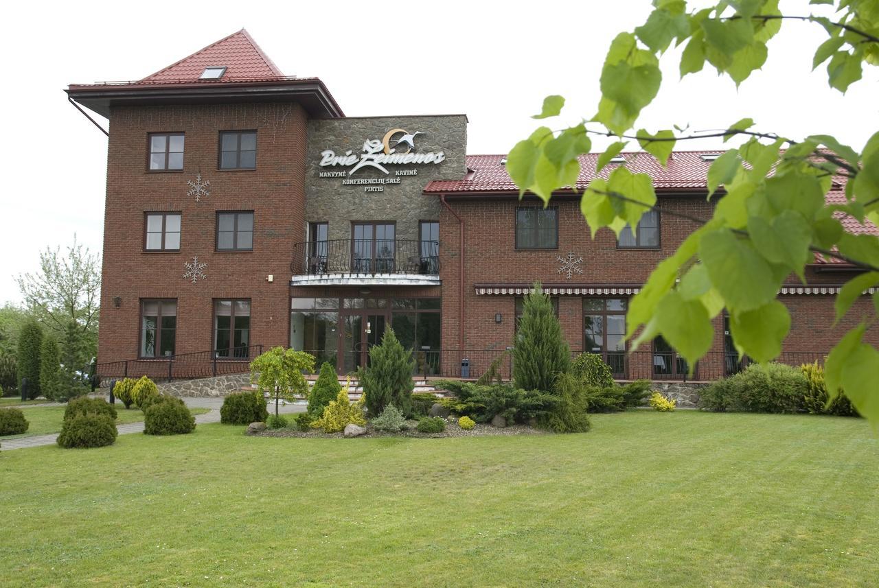 Prie Zeimenos Hotel Kaltanenai Buitenkant foto