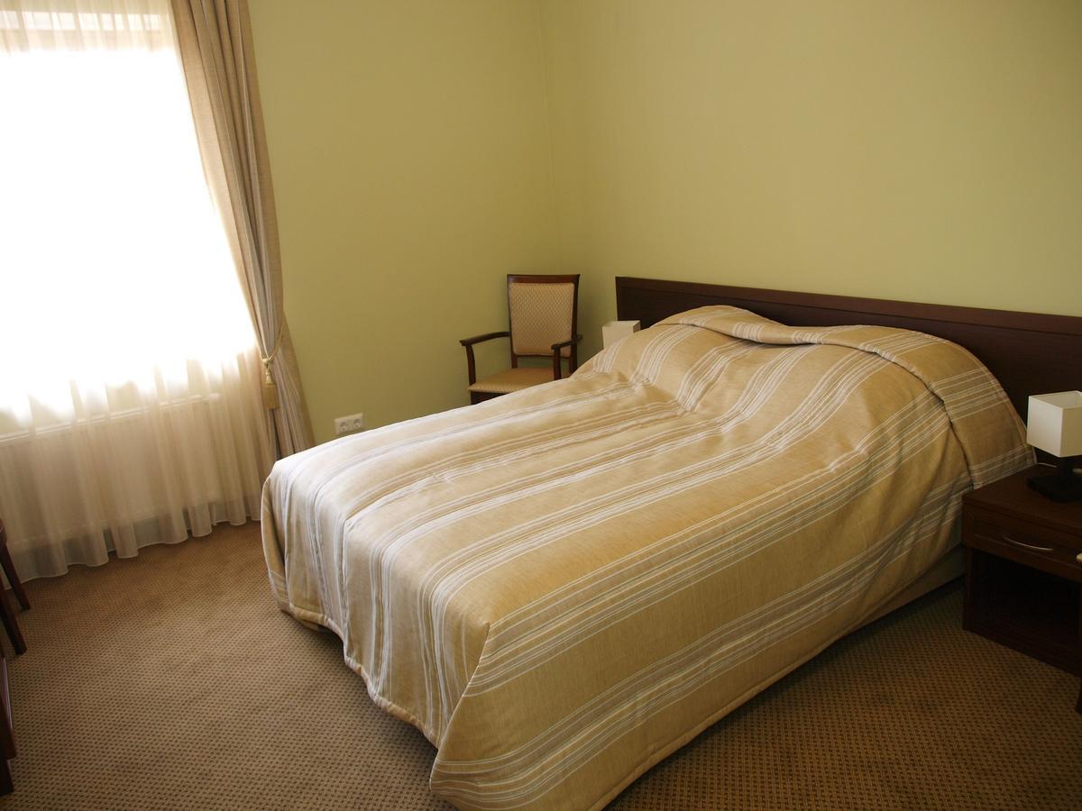 Prie Zeimenos Hotel Kaltanenai Kamer foto